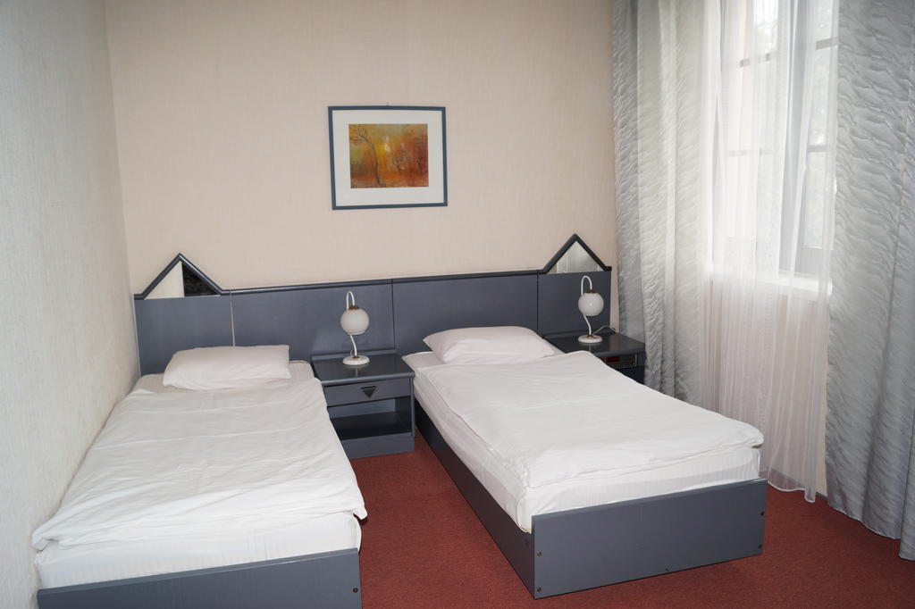 Arbiter Hotel แอลบลอง ภายนอก รูปภาพ