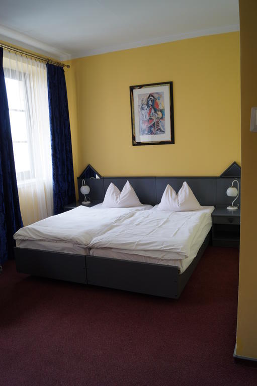 Arbiter Hotel แอลบลอง ภายนอก รูปภาพ